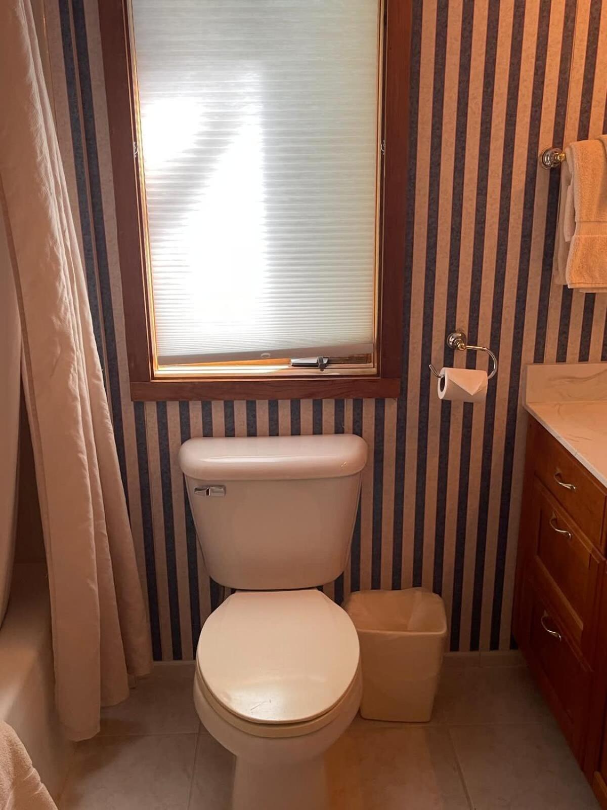 Top Floor Luxury, Sauna, Private Pool, Lake Bellaire Beach, 5 Beds, 4 Full Bath Екстер'єр фото