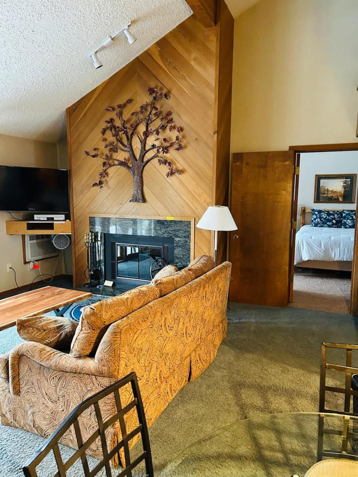 Top Floor Luxury, Sauna, Private Pool, Lake Bellaire Beach, 5 Beds, 4 Full Bath Екстер'єр фото