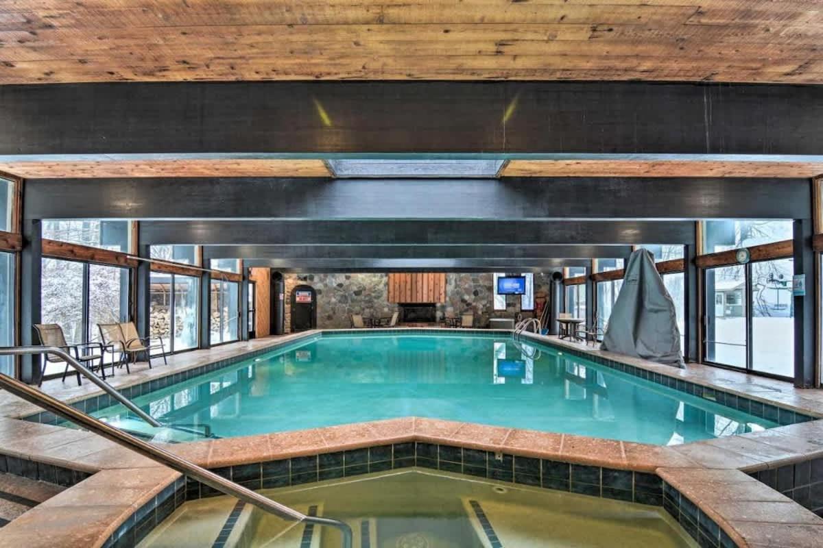 Top Floor Luxury, Sauna, Private Pool, Lake Bellaire Beach, 5 Beds, 4 Full Bath Екстер'єр фото